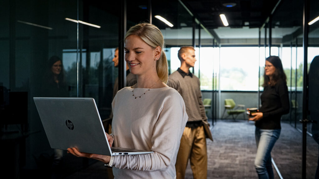 COUNT IT Mitarbeitende im Office
